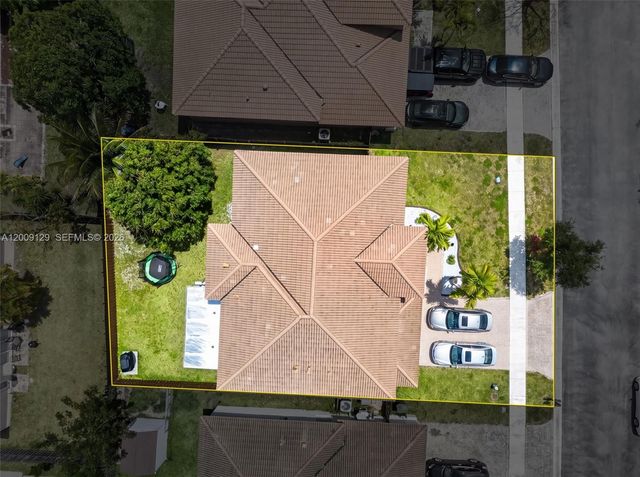 1033 NE 35th Ave, Homestead, FL 33033