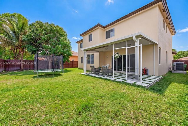 1033 NE 35th Ave, Homestead, FL 33033