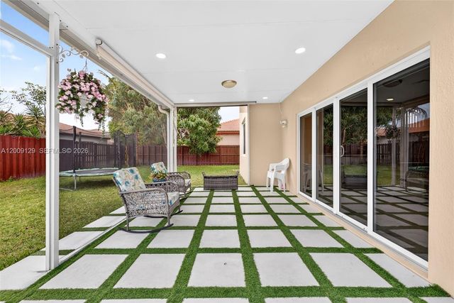 1033 NE 35th Ave, Homestead, FL 33033