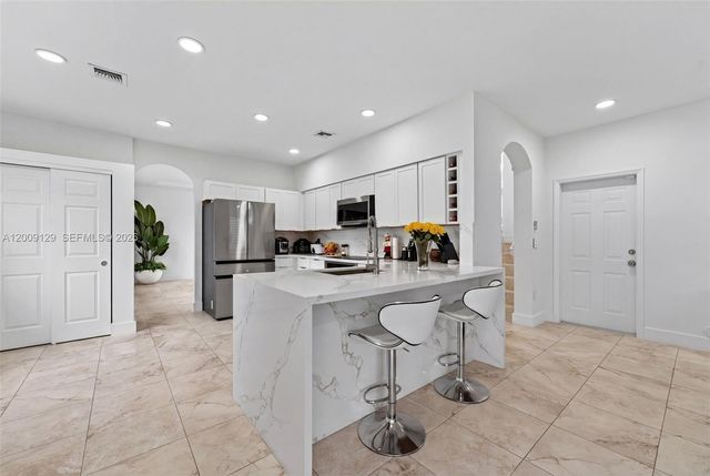 1033 NE 35th Ave, Homestead, FL 33033