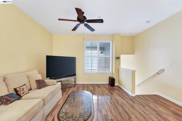 655 Veranda Cir, Hayward, CA 94541