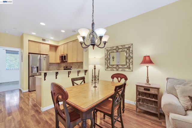 655 Veranda Cir, Hayward, CA 94541