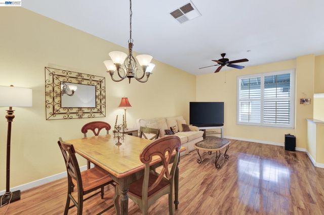 655 Veranda Cir, Hayward, CA 94541