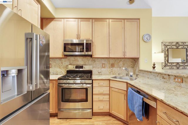 655 Veranda Cir, Hayward, CA 94541