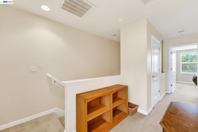 655 Veranda Cir, Hayward, CA 94541
