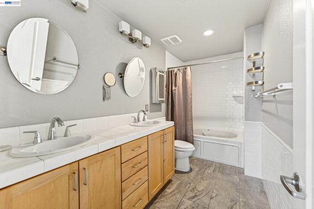 655 Veranda Cir, Hayward, CA 94541