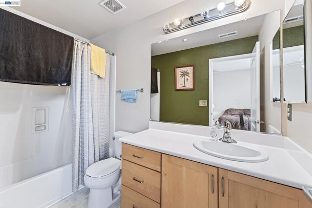 655 Veranda Cir, Hayward, CA 94541