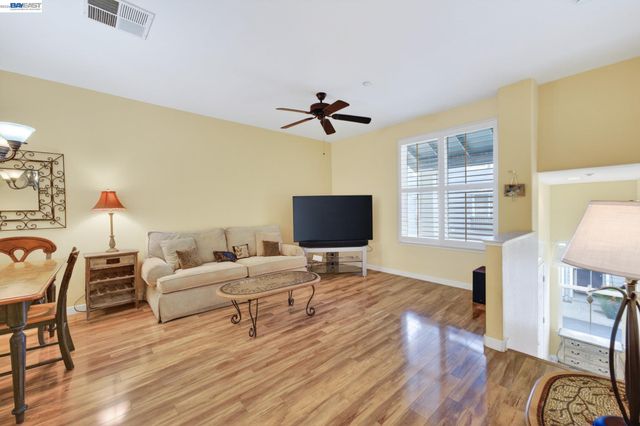 655 Veranda Cir, Hayward, CA 94541