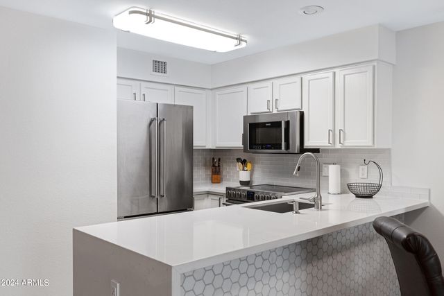 10080 E Mountainview Lake Drive 215, Scottsdale, AZ 85258