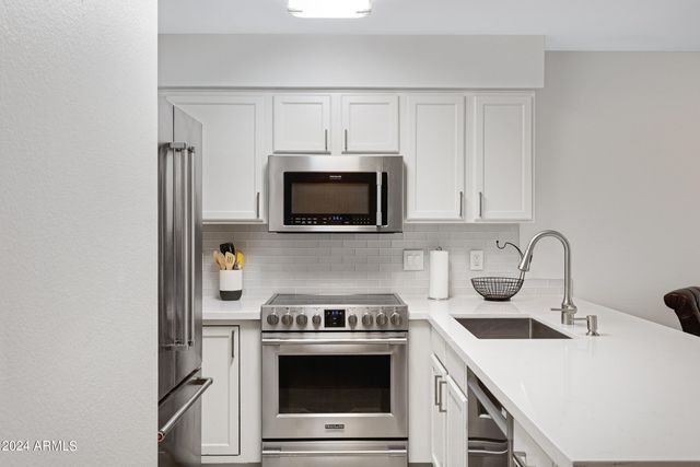 10080 E Mountainview Lake Drive 215, Scottsdale, AZ 85258