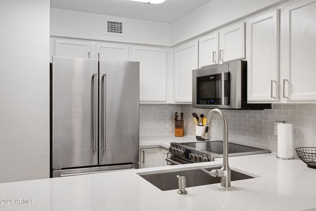 10080 E Mountainview Lake Drive 215, Scottsdale, AZ 85258