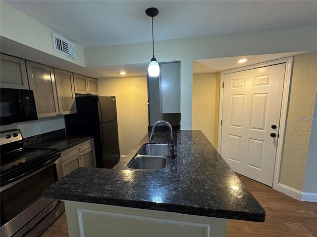 5108 CONROY ROAD 1713, Orlando, FL 32811