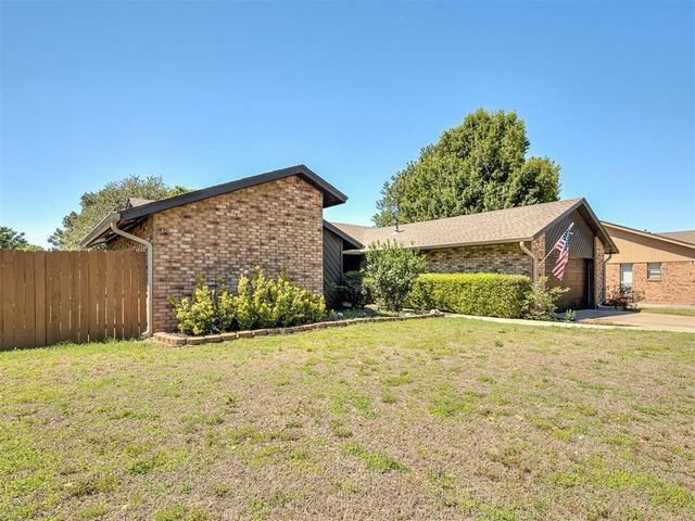 1914 Bowling Green Place, Norman, OK 73071