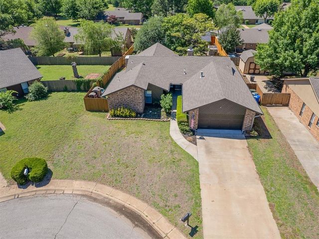 1914 Bowling Green Place, Norman, OK 73071