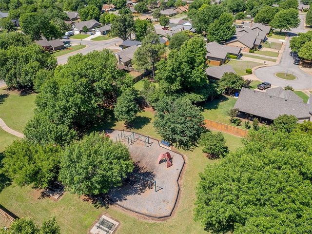 1914 Bowling Green Place, Norman, OK 73071