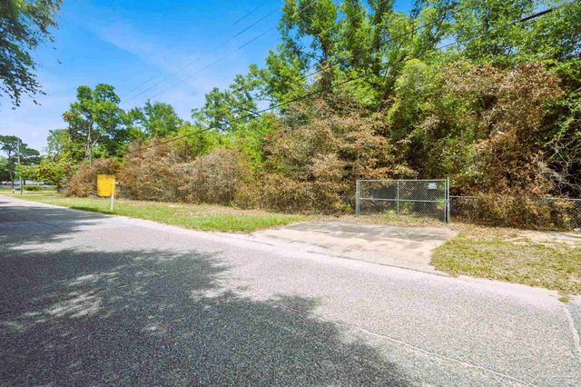 7660 Lawton St, Pensacola, FL 32514