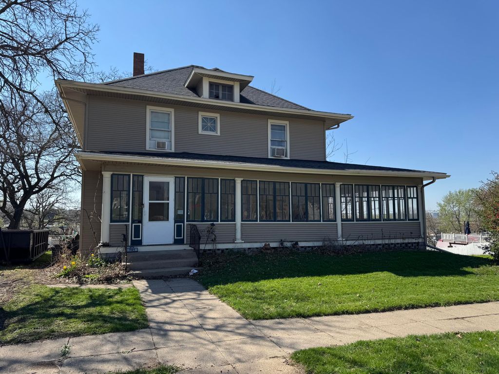 701 MAPLE Street, Atlantic, IA 50022