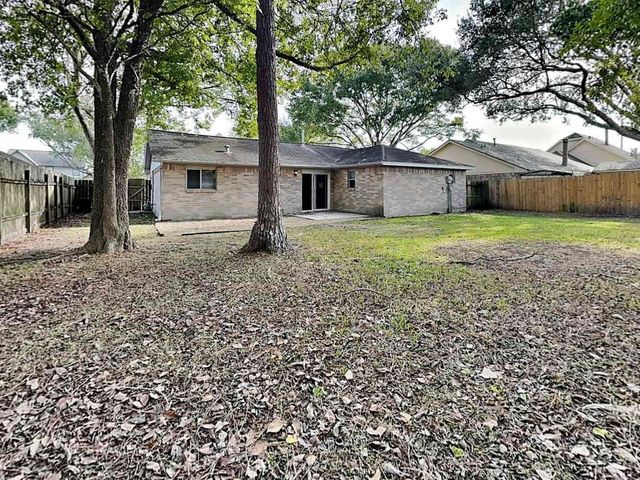 743 S Iowa Avenue, League City, TX 77573