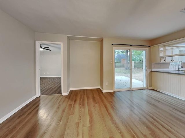 743 S Iowa Avenue, League City, TX 77573