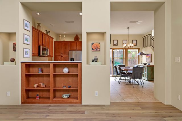 1637 Villa Strada, Santa Fe, NM 87506