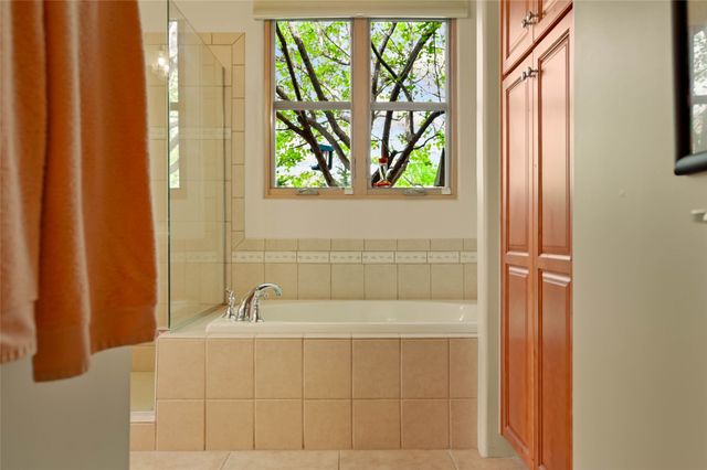 1637 Villa Strada, Santa Fe, NM 87506