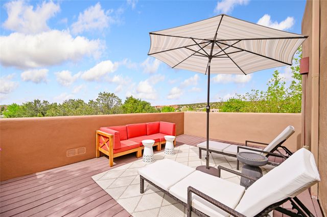 1637 Villa Strada, Santa Fe, NM 87506