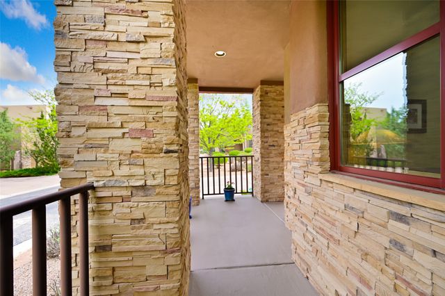 1637 Villa Strada, Santa Fe, NM 87506