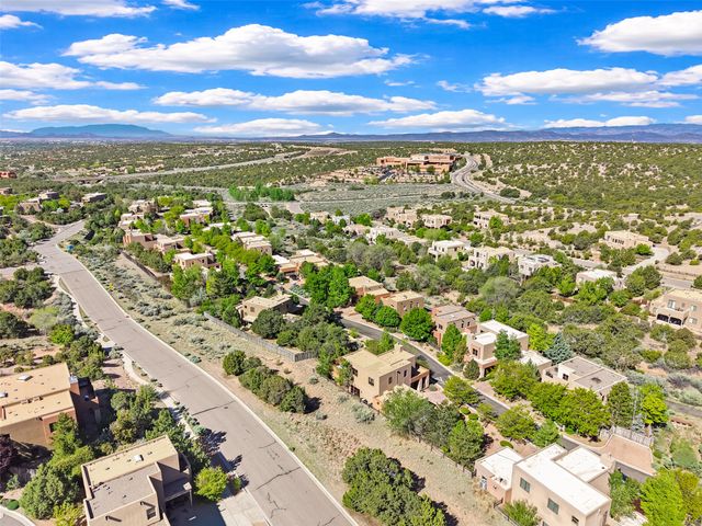 1637 Villa Strada, Santa Fe, NM 87506