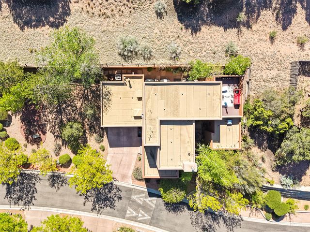 1637 Villa Strada, Santa Fe, NM 87506