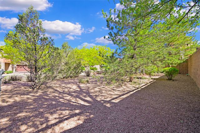 1637 Villa Strada, Santa Fe, NM 87506