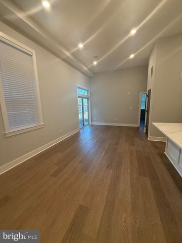 581 JAMESTOWN, Philadelphia, PA 19128