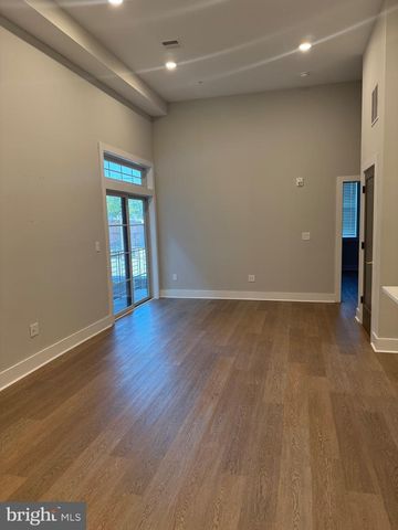 581 JAMESTOWN, Philadelphia, PA 19128