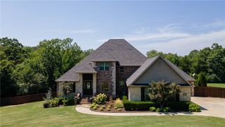 2739 N Altus Drive, Fayetteville, AR 72703
