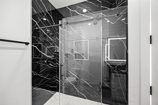 1515 Waco St, Dayton, TX 77535