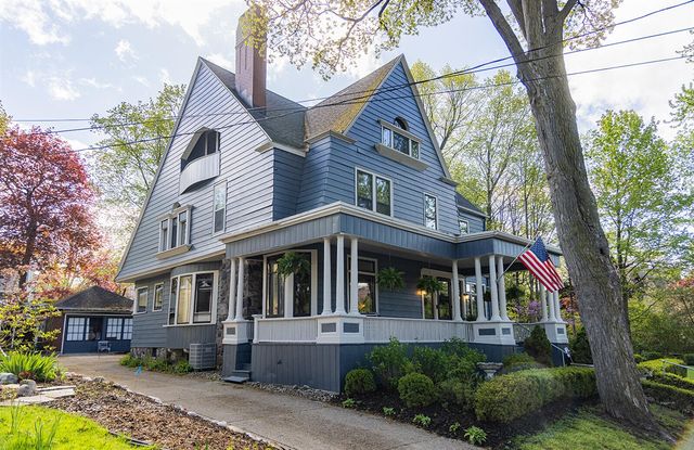 226 College Avenue, Grand Rapids, MI 49503