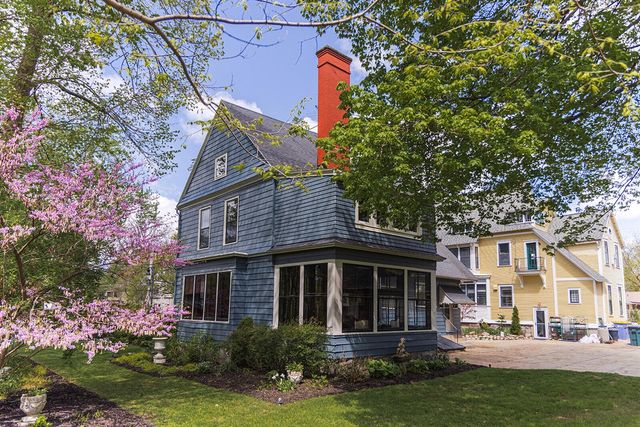 226 College Avenue, Grand Rapids, MI 49503