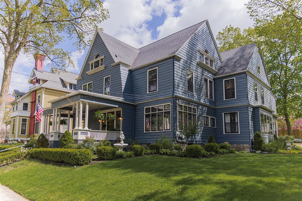 226 College Avenue, Grand Rapids, MI 49503