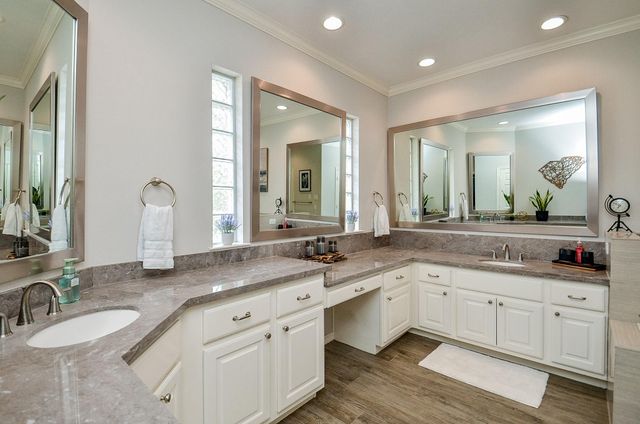 2831 Briarhurst Park, Houston, TX 77057