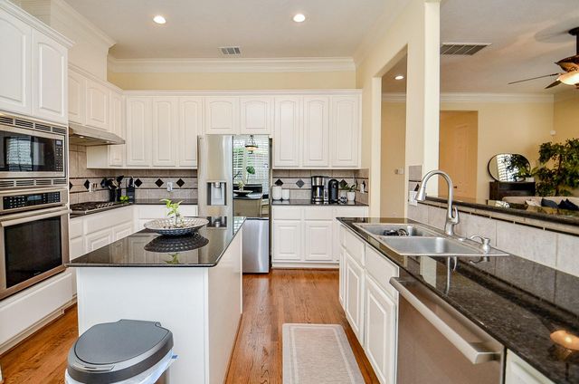 2831 Briarhurst Park, Houston, TX 77057