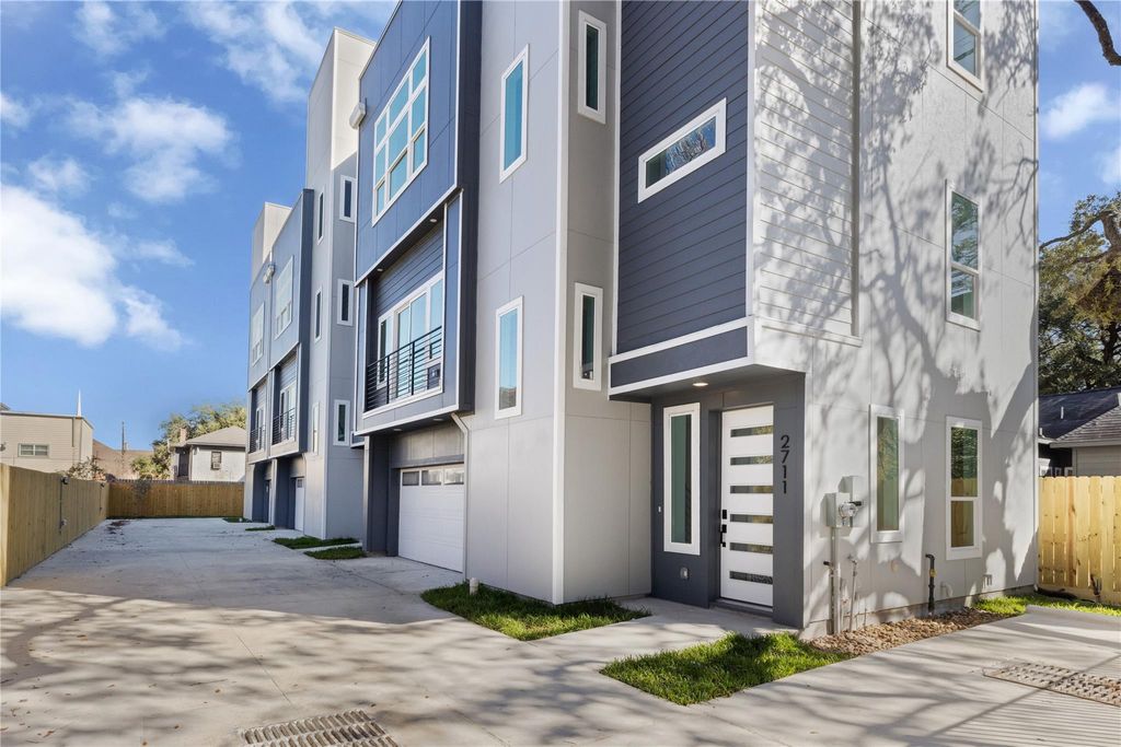 2707 Dennis Street, Houston, TX 77004