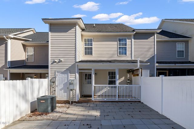 106 Gatwick Court, Clayton, NC 27520