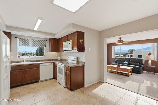 919 W Camino Guarina, Green Valley, AZ 85614