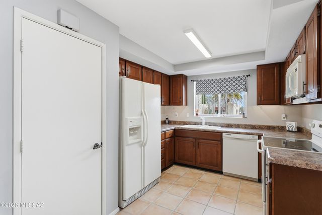 919 W Camino Guarina, Green Valley, AZ 85614