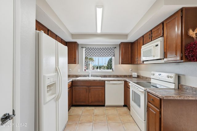 919 W Camino Guarina, Green Valley, AZ 85614