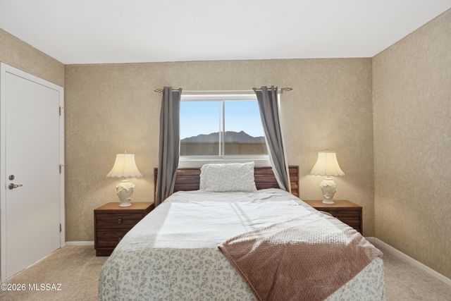 919 W Camino Guarina, Green Valley, AZ 85614