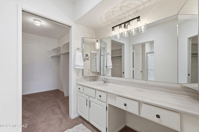 919 W Camino Guarina, Green Valley, AZ 85614