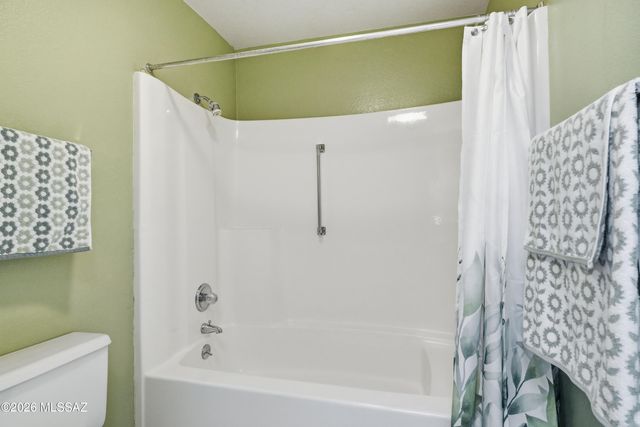 919 W Camino Guarina, Green Valley, AZ 85614