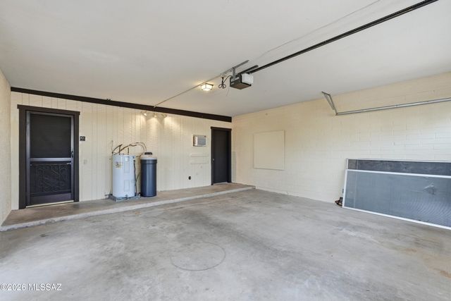 919 W Camino Guarina, Green Valley, AZ 85614