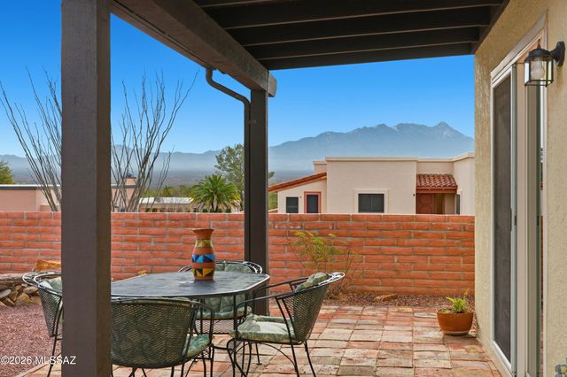 919 W Camino Guarina, Green Valley, AZ 85614