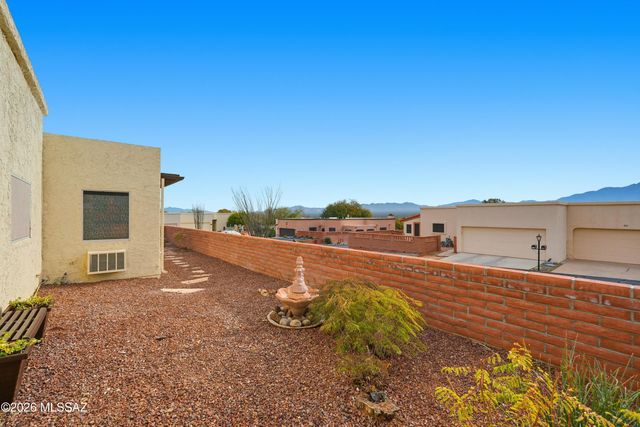 919 W Camino Guarina, Green Valley, AZ 85614